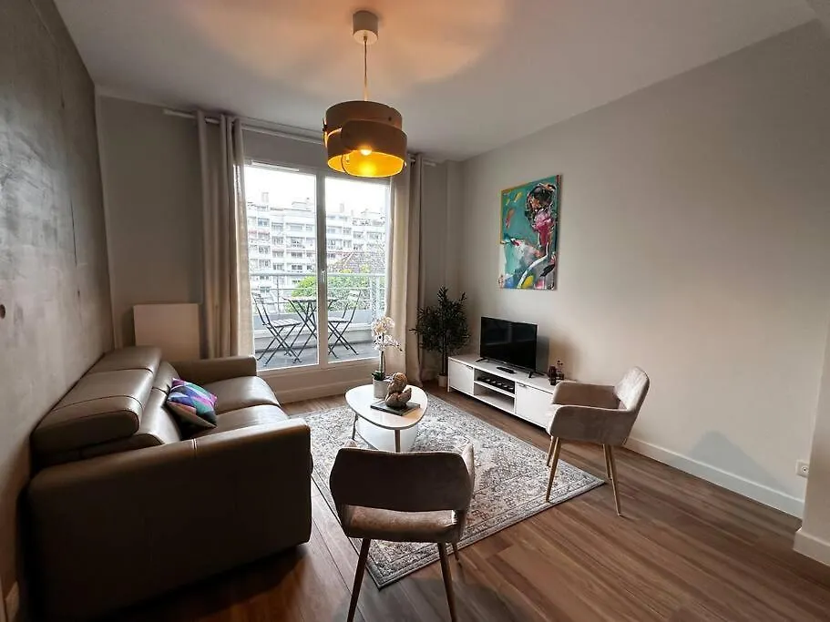 T2 Balcon 3 Mn A Pied Metro8 Et T3 Apartment Paris